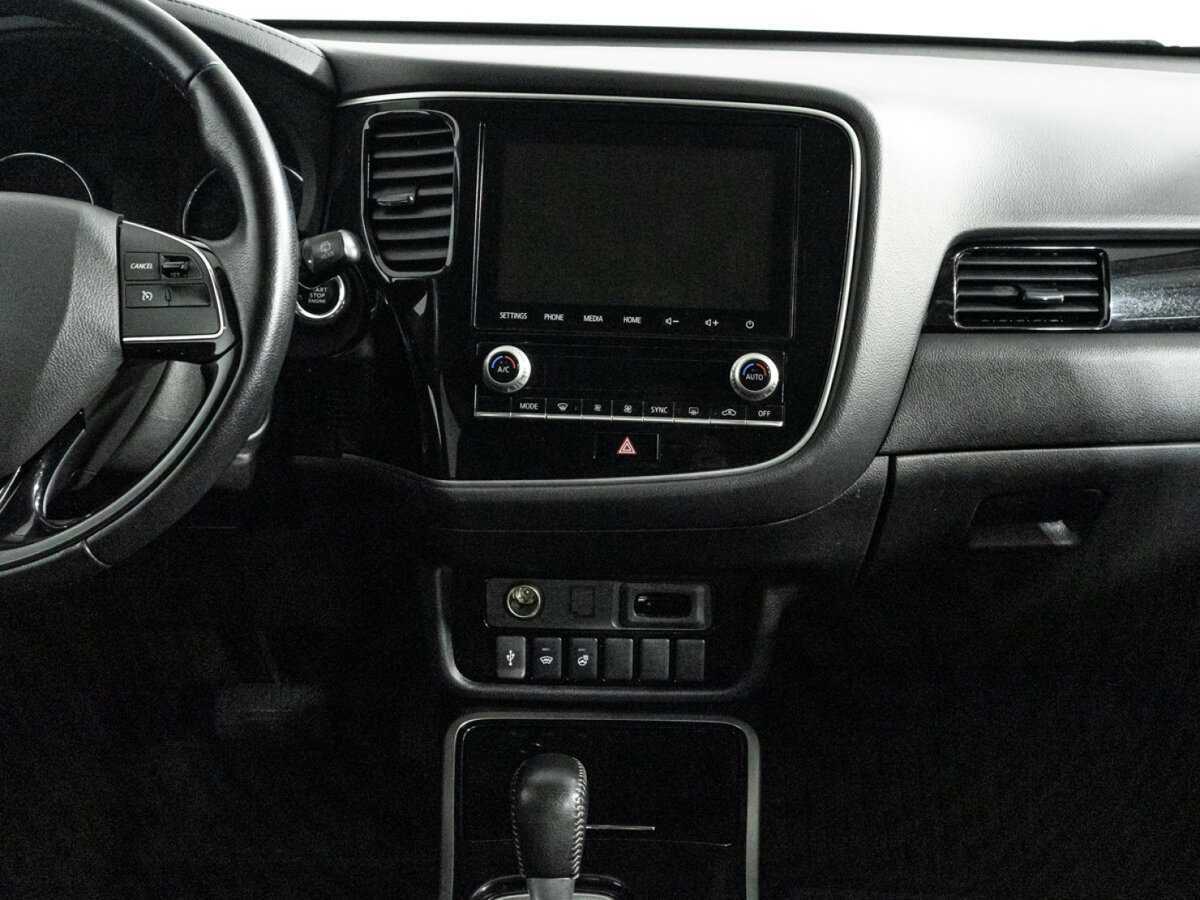 Mitsubishi Outlander, 2021 Фото №14