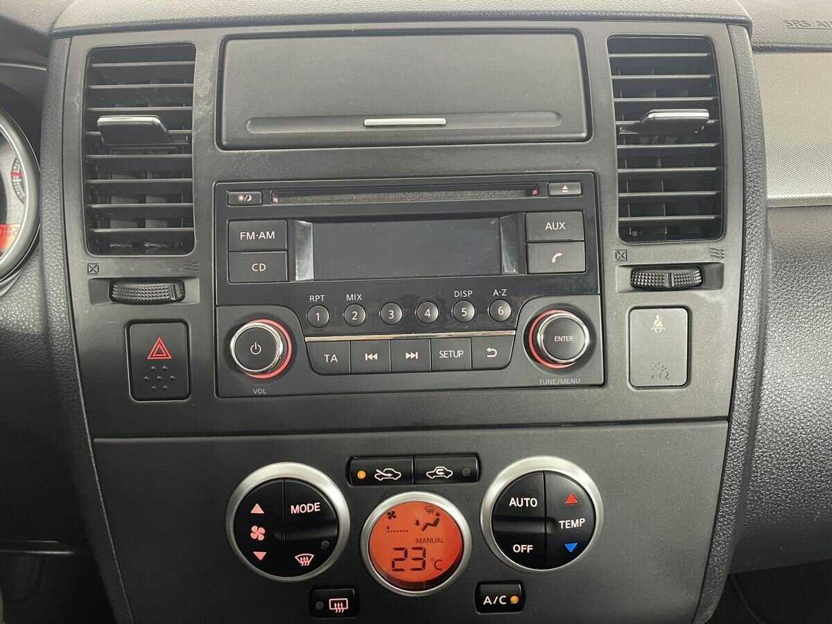 Nissan Tiida, 2013 Фото №12