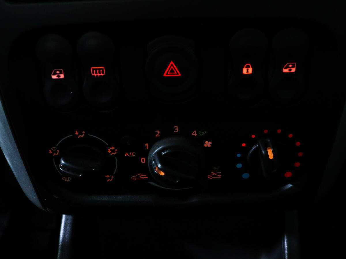 Nissan Almera, 2018 Фото №14