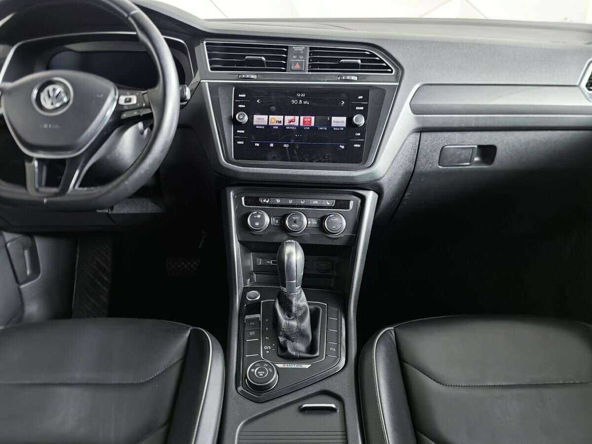 Volkswagen Tiguan, 2018 Фото №11