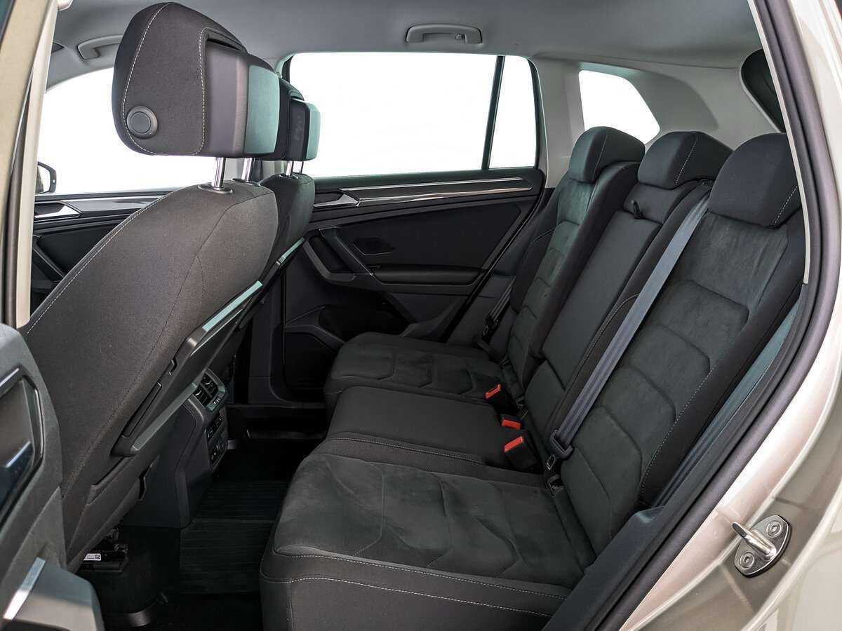 Volkswagen Tiguan, 2018 Фото №14