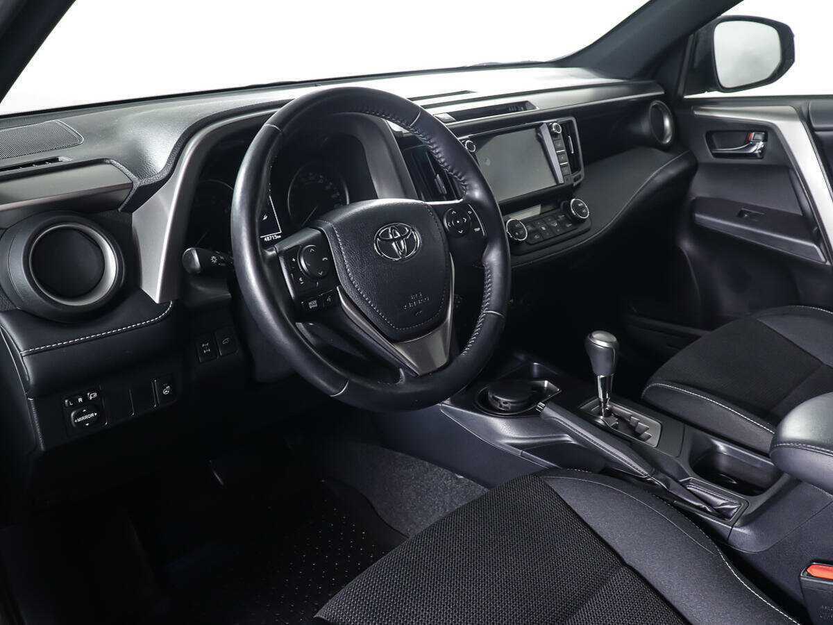 Toyota RAV4, 2018 Фото №12