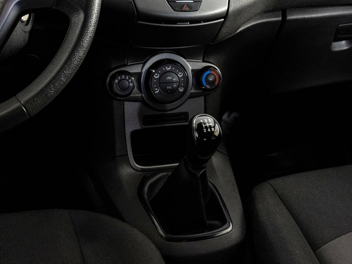 Ford Fiesta, 2015 Фото №13
