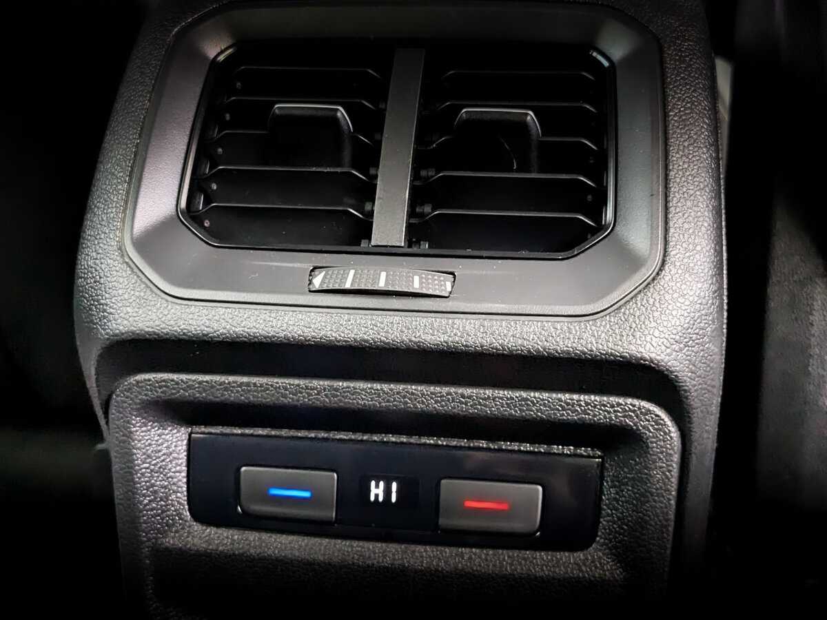 Volkswagen Tiguan, 2019 Фото №29