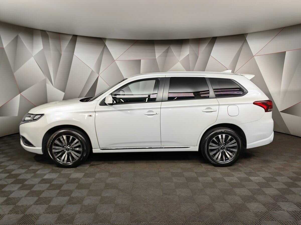 Mitsubishi Outlander, 2022 Фото №4