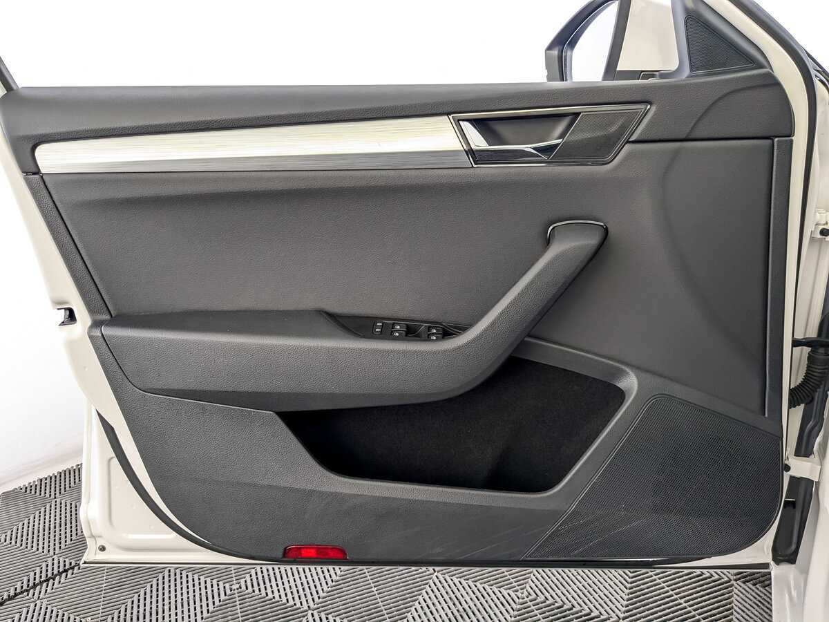 Skoda Superb, 2021 Фото №15