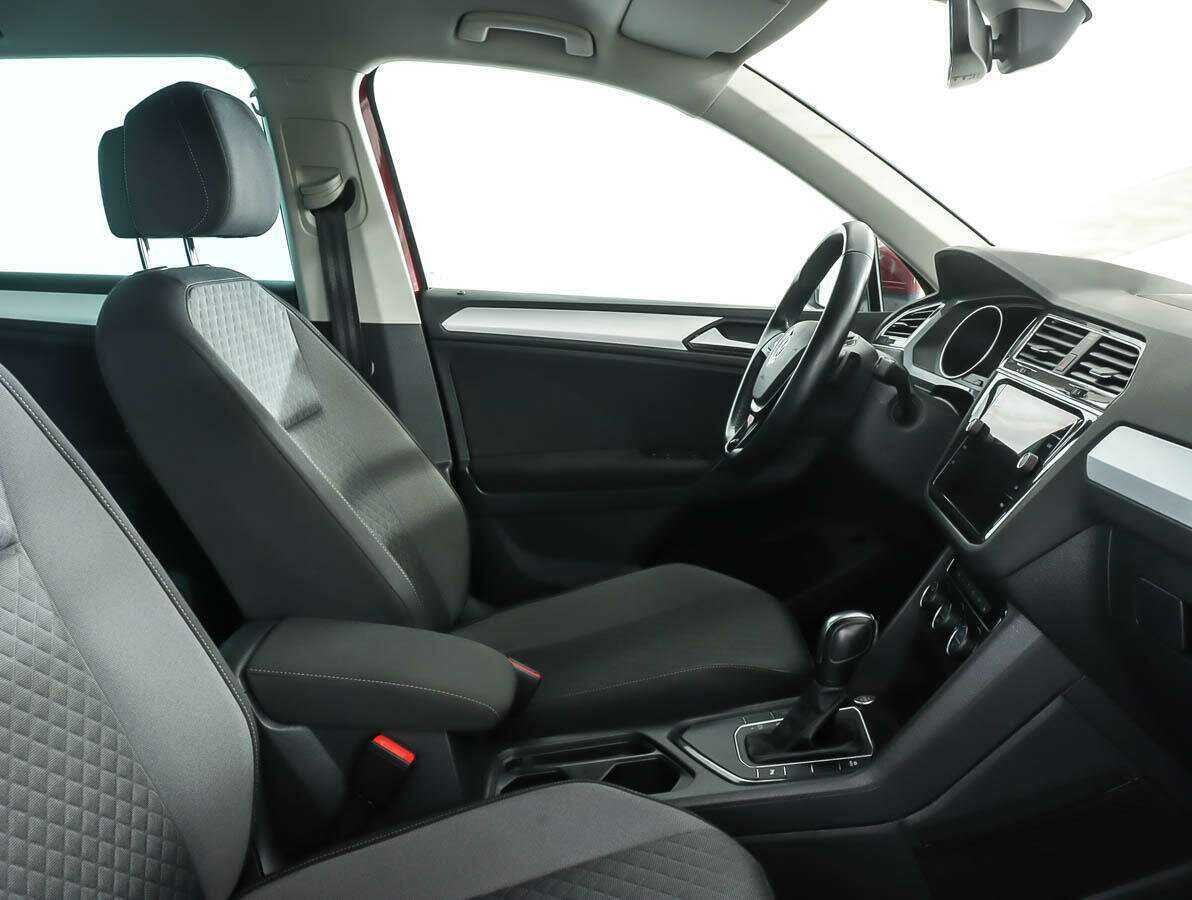 Volkswagen Tiguan, 2019 Фото №8