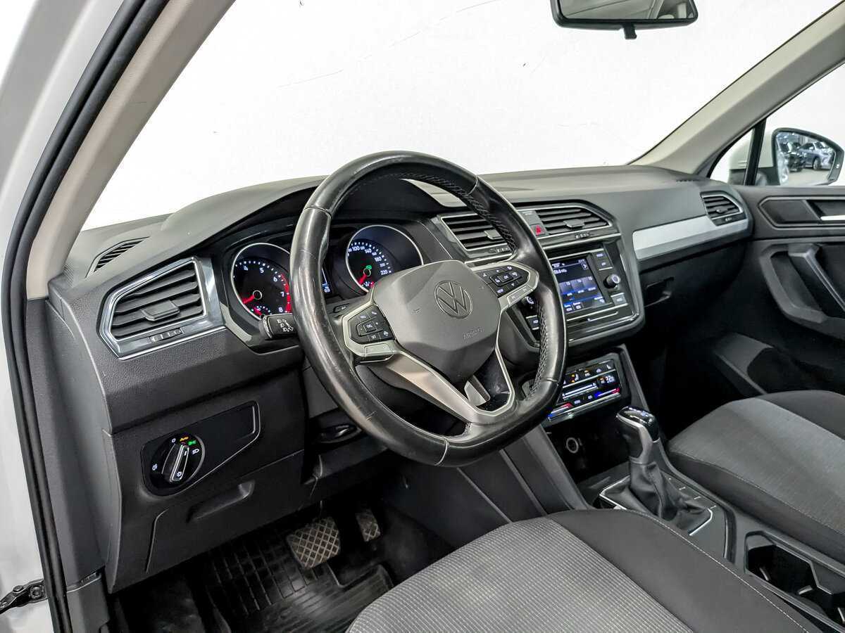 Volkswagen Tiguan, 2021 Фото №15