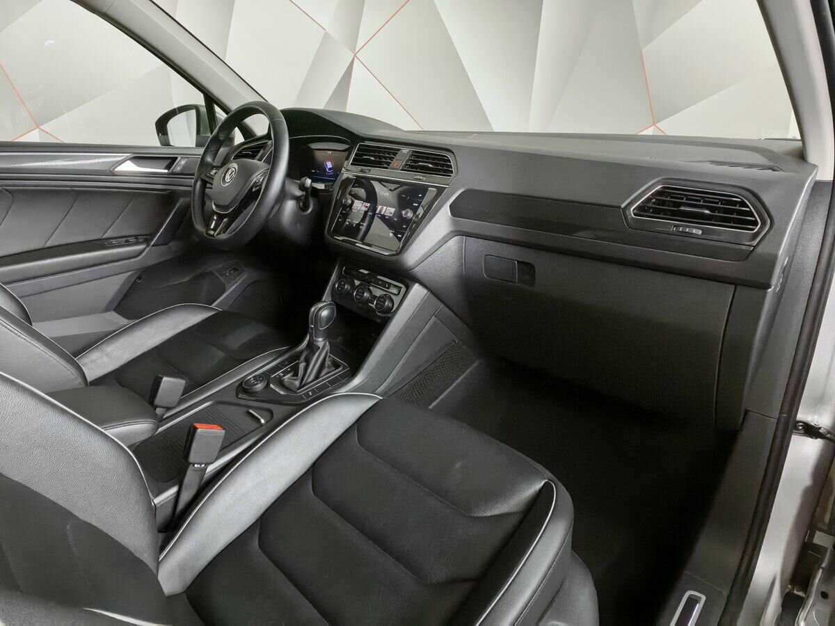 Volkswagen Tiguan, 2018 Фото №7
