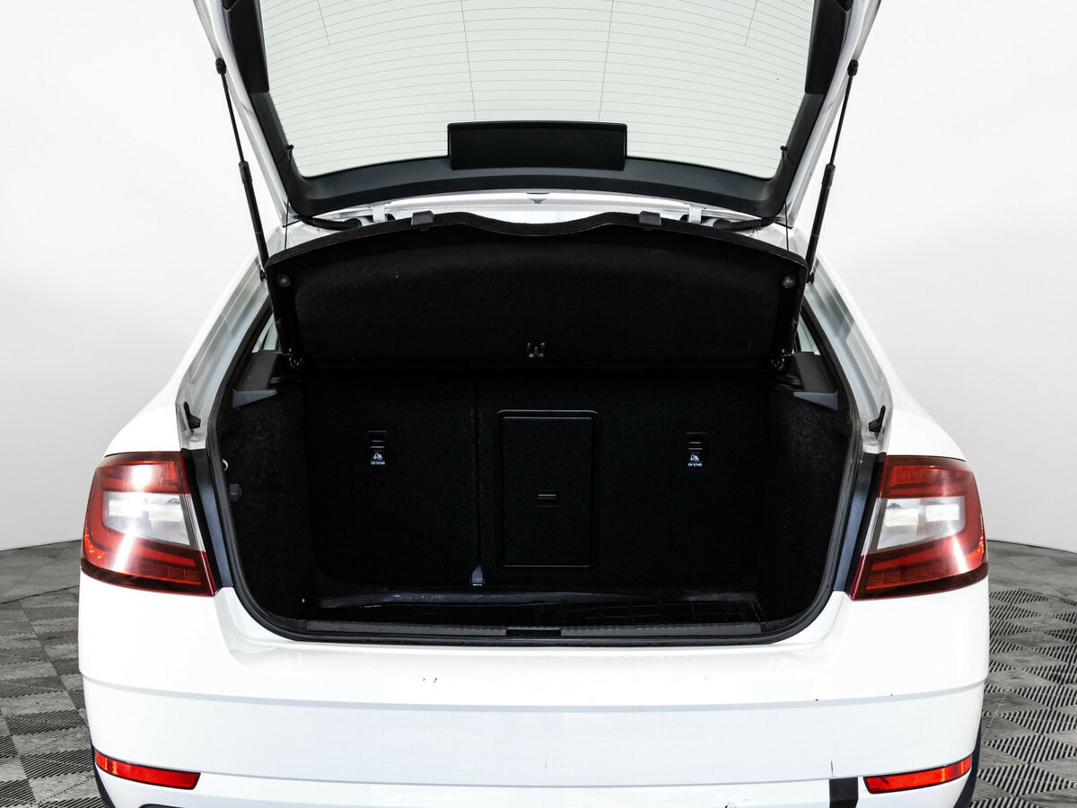 Skoda Octavia III (A7) Рестайлинг, 2017 Фото №14