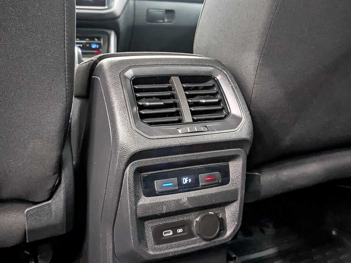 Volkswagen Tiguan, 2021 Фото №24