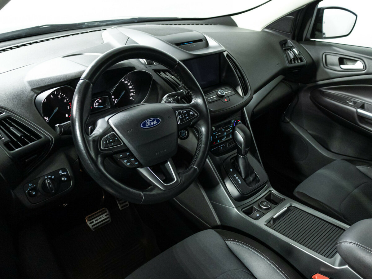Ford Kuga II Рестайлинг, 2017 Фото №11