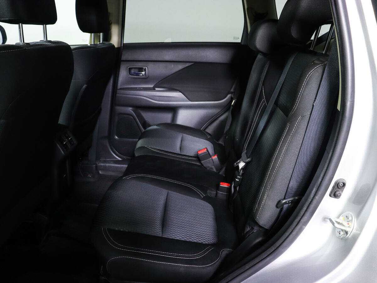 Mitsubishi Outlander, 2021 Фото №8