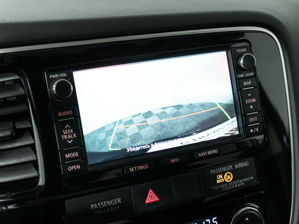 Mitsubishi Outlander III Рестайлинг, 2014 Фото №15