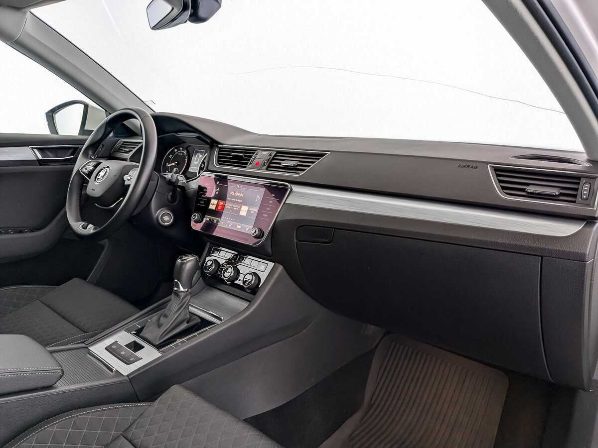 Skoda Superb, 2021 Фото №9