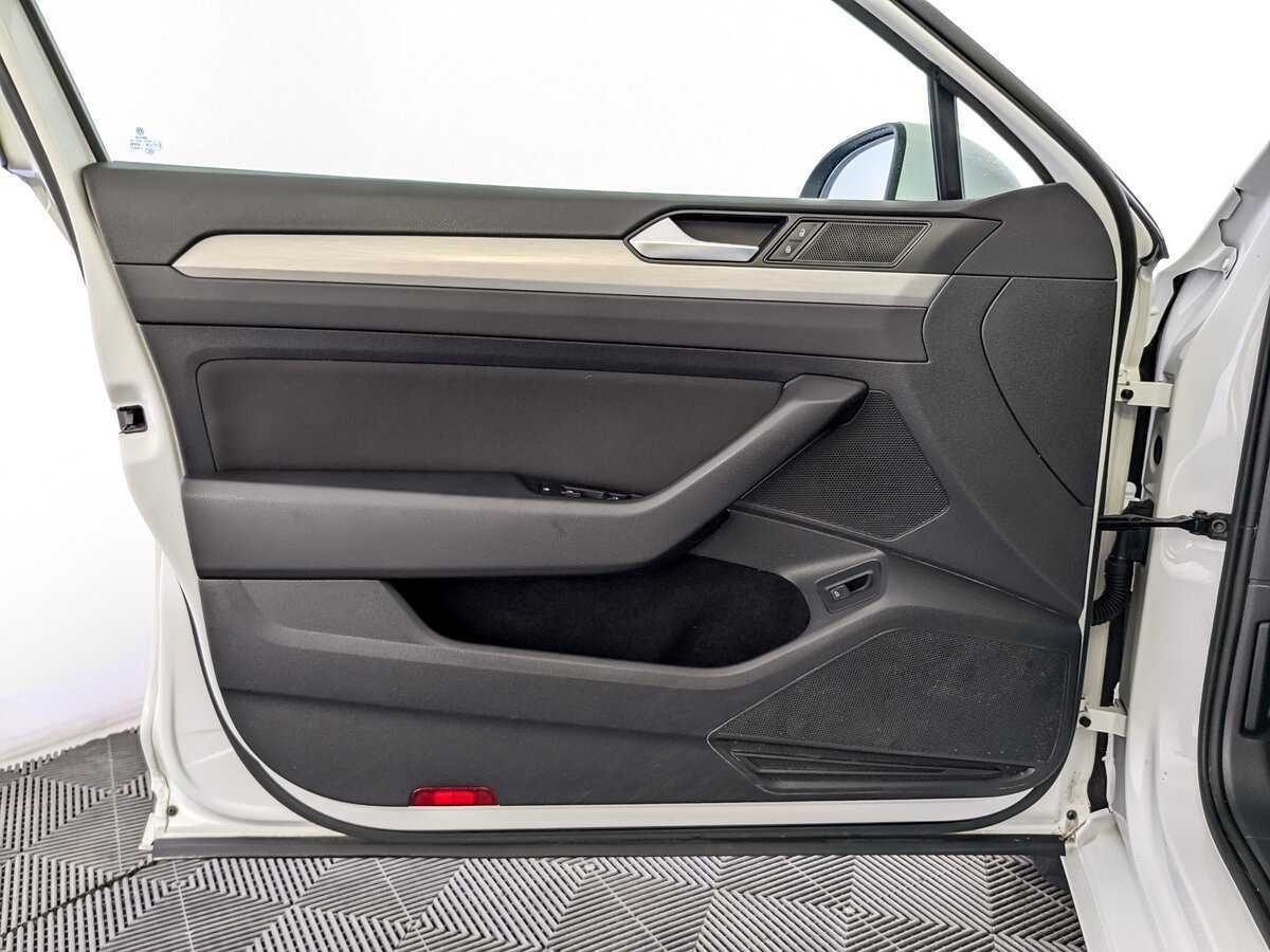 Volkswagen Passat, 2016 Фото №17