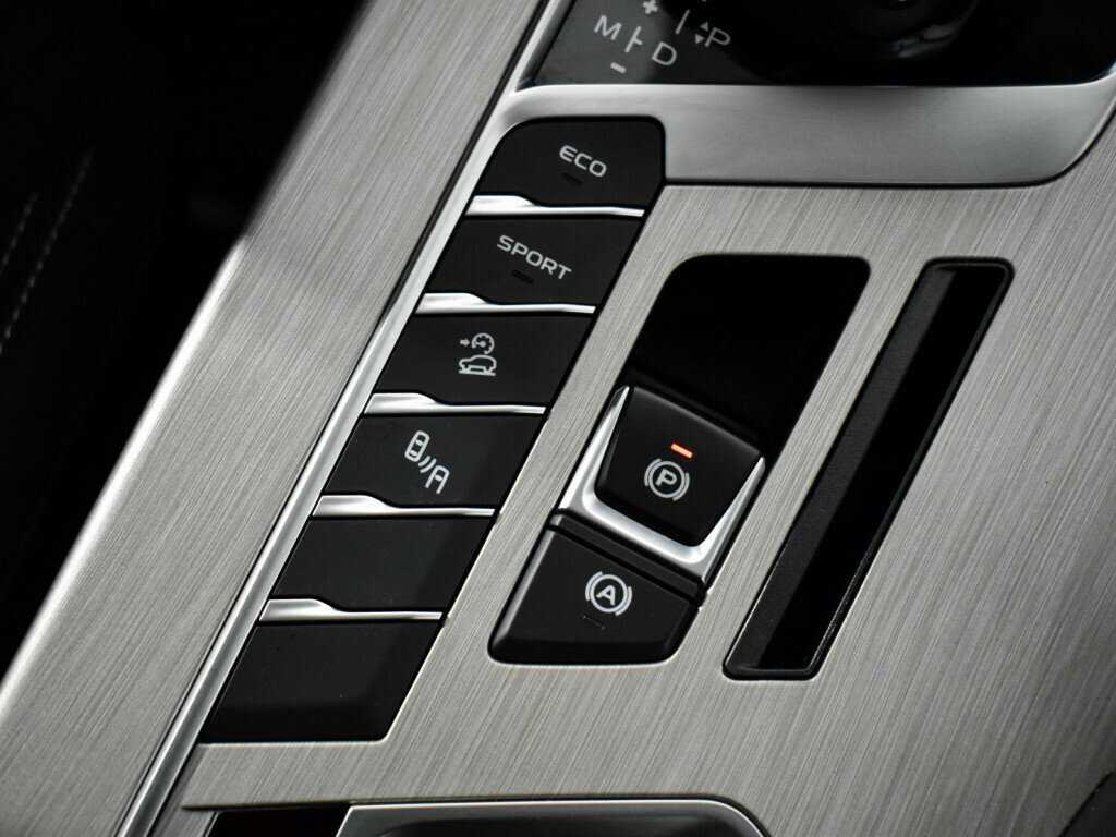 Geely Coolray, 2022 Фото №11