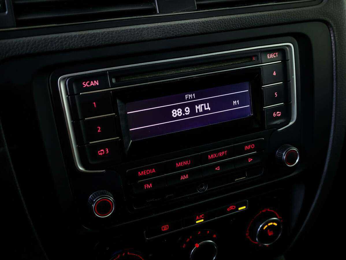 Volkswagen Jetta, 2014 Фото №12