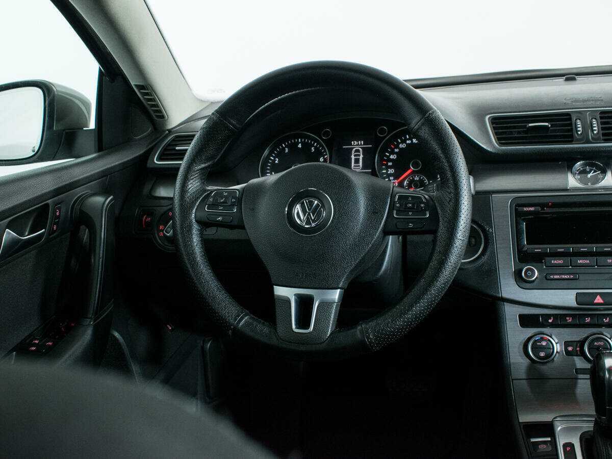 Volkswagen Passat, 2012 Фото №14