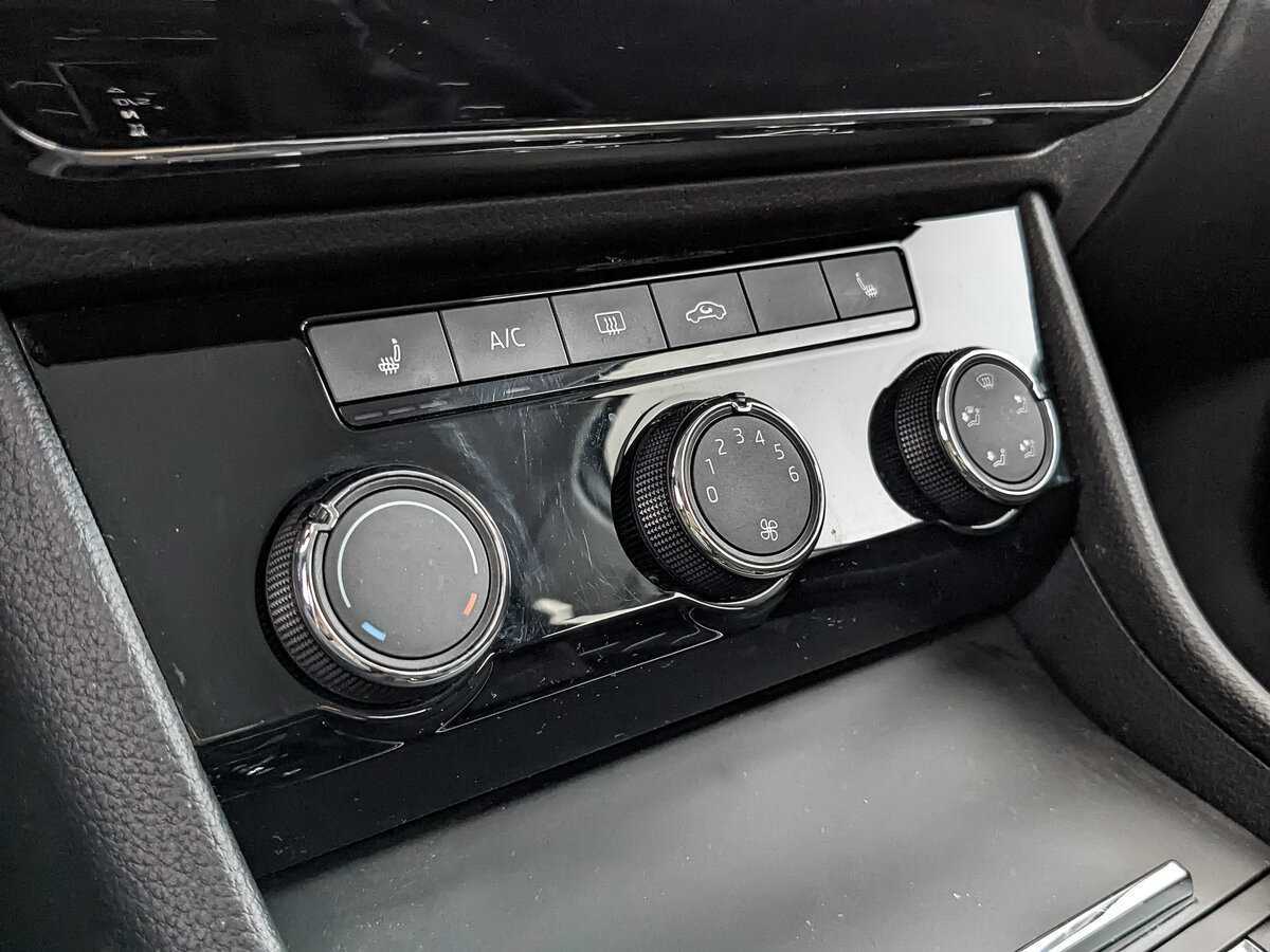 Skoda Superb, 2021 Фото №17