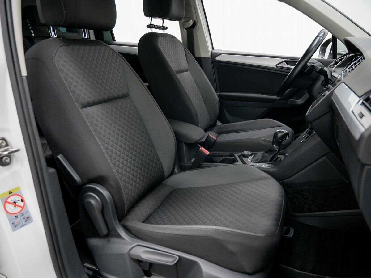 Volkswagen Tiguan, 2018 Фото №8