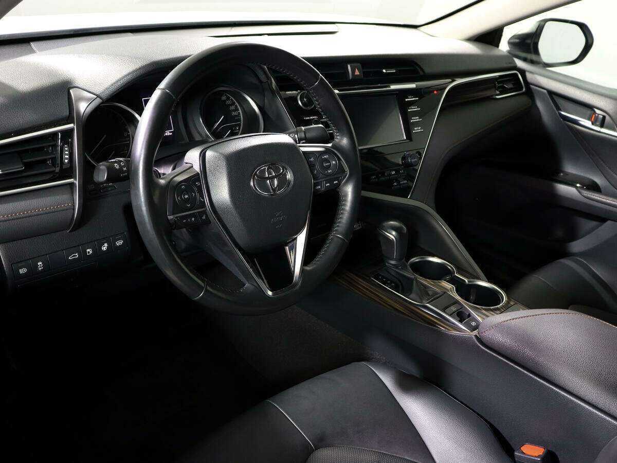 Toyota Camry, 2018 Фото №14