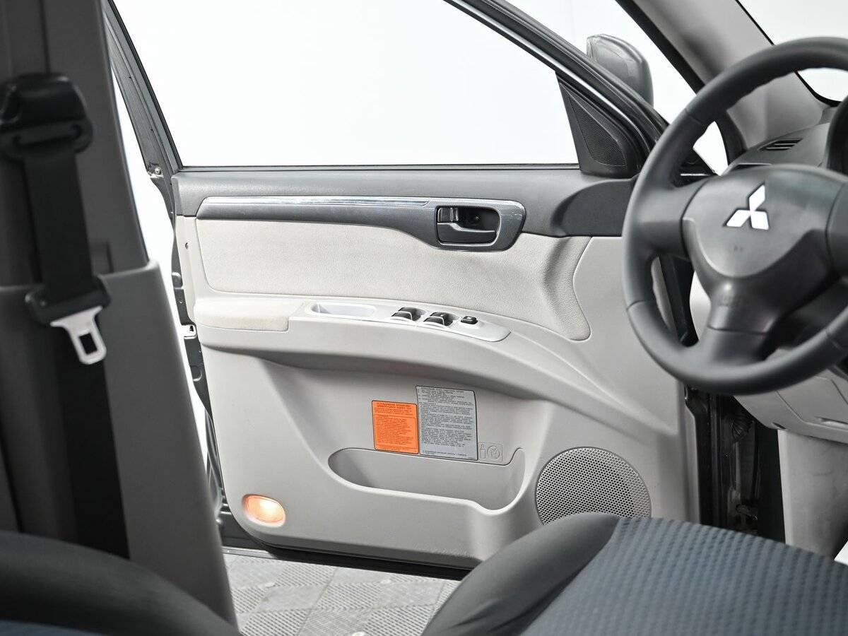 Mitsubishi Pajero Sport, 2014 Фото №7