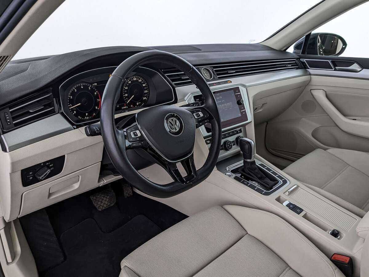 Volkswagen Passat, 2018 Фото №11