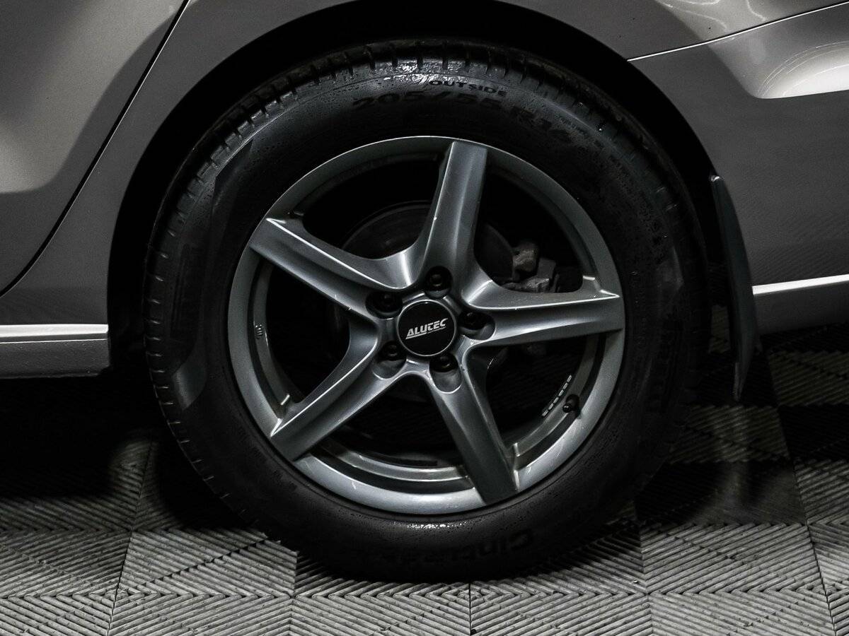 Volkswagen Polo, 2018 Фото №14