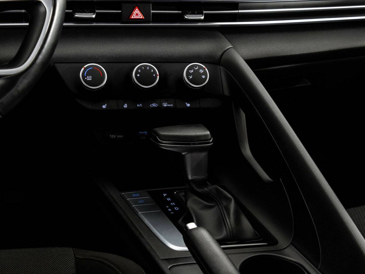 Hyundai Elantra, 2021 Фото №15