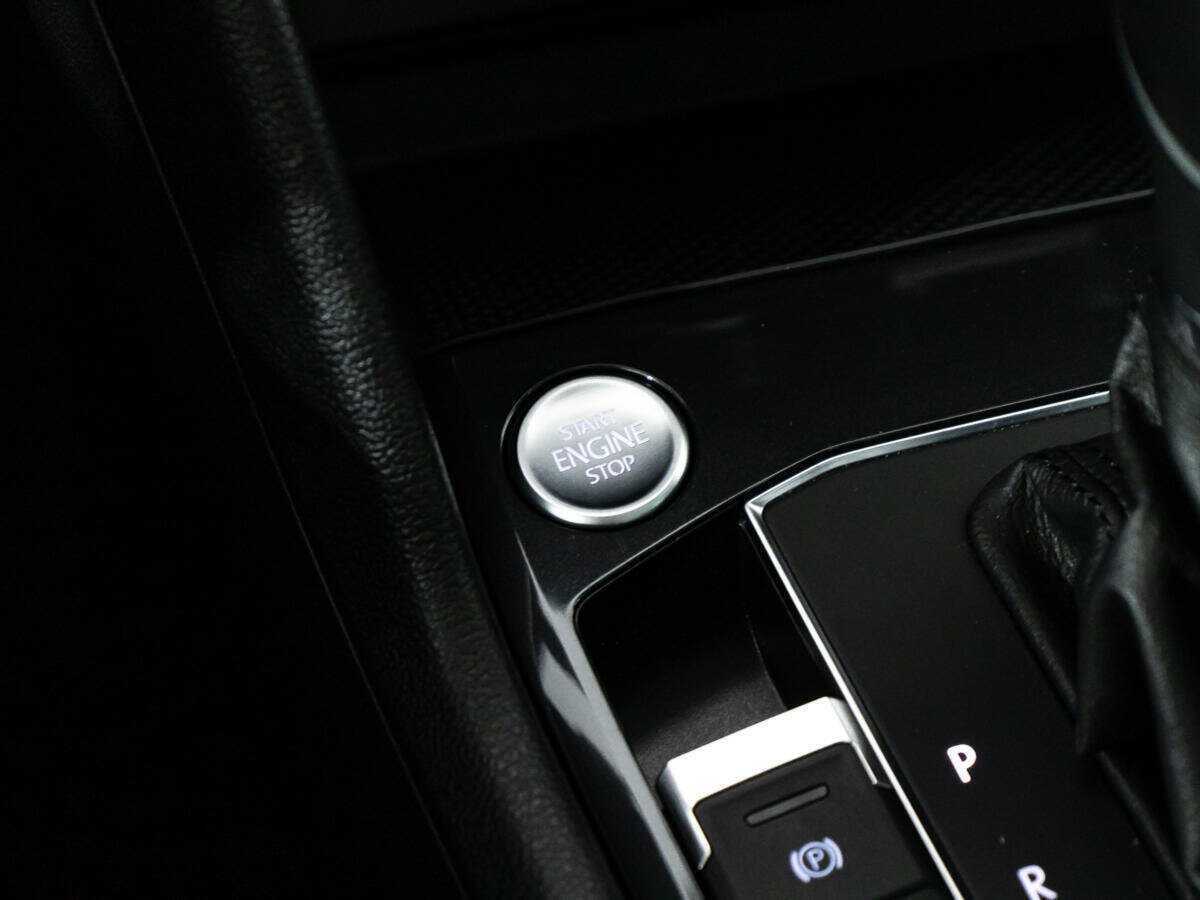 Volkswagen Tiguan, 2018 Фото №17