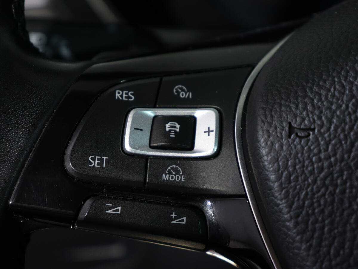 Volkswagen Tiguan, 2018 Фото №17