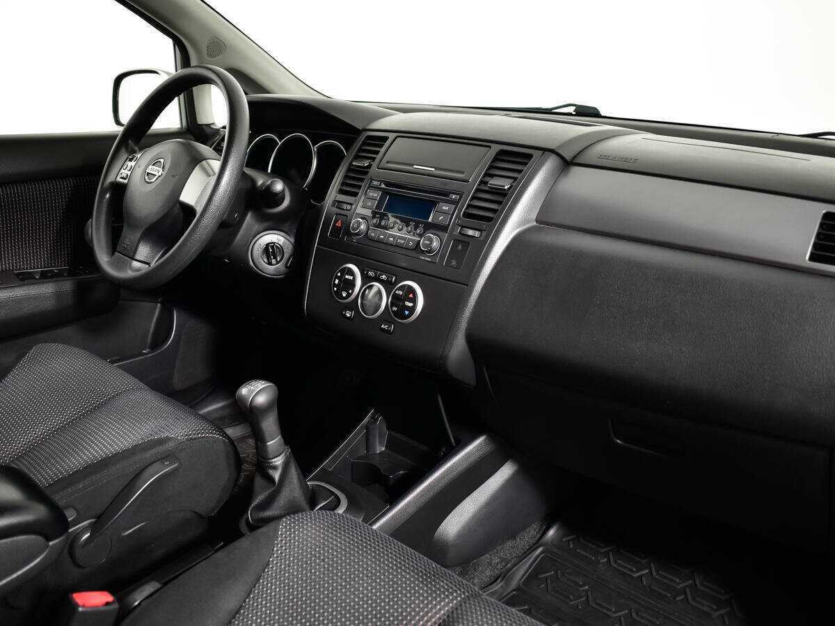 Nissan Tiida, 2013 Фото №9