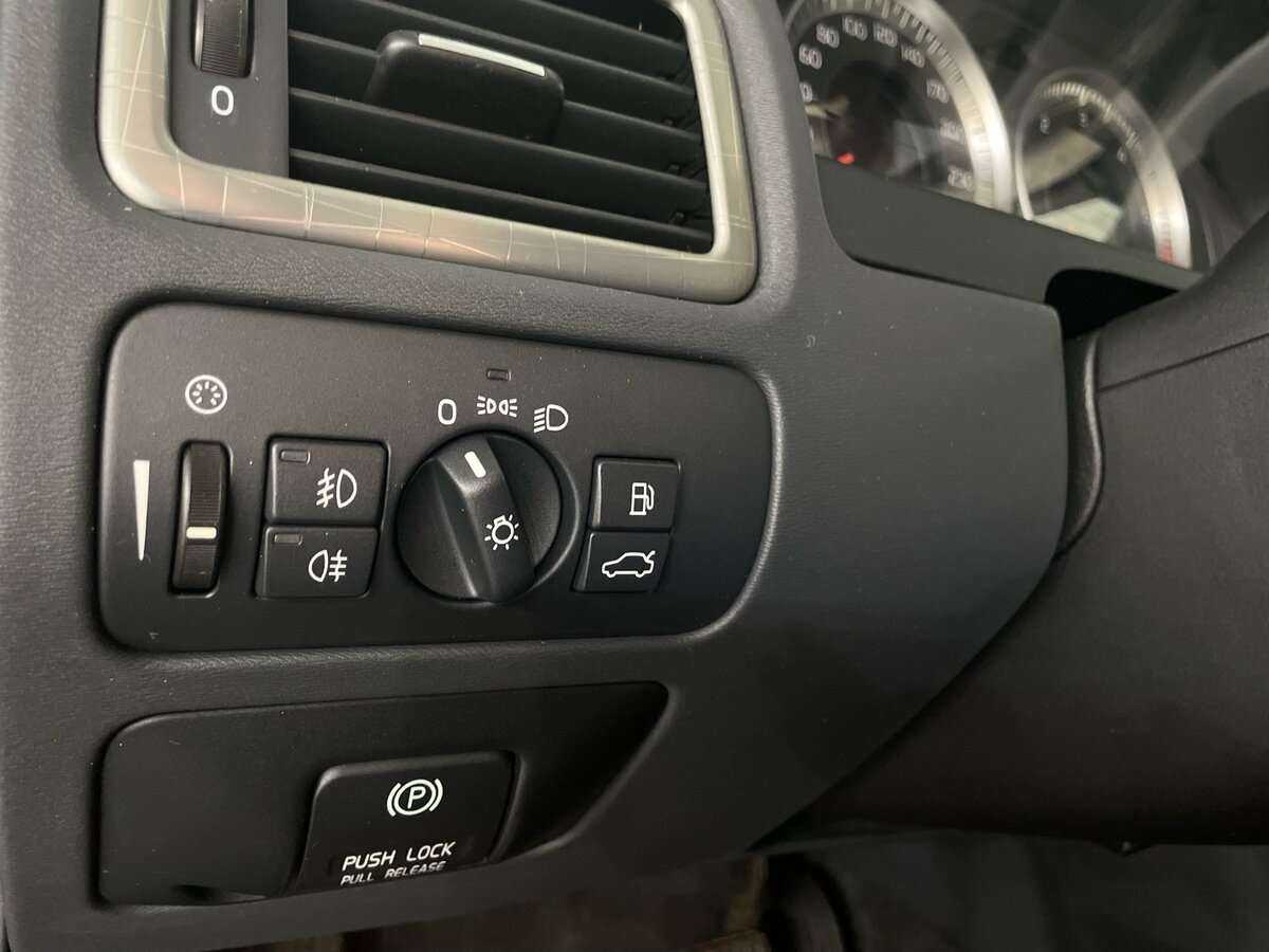 Volvo XC70, 2012 Фото №14