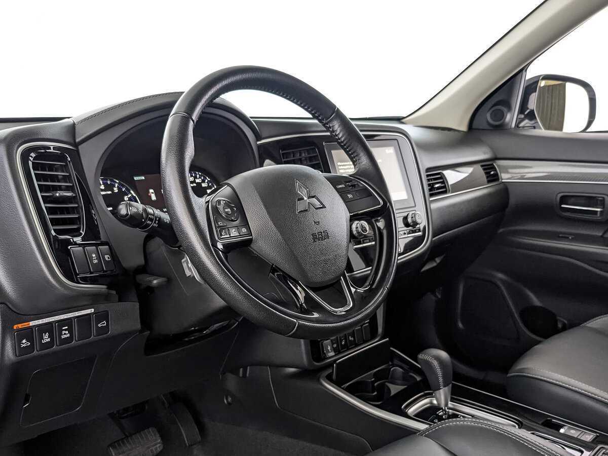 Mitsubishi Outlander, 2021 Фото №11