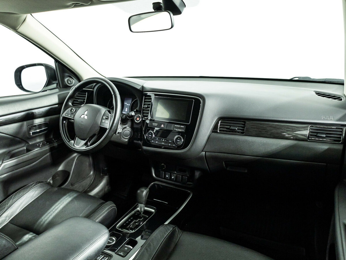 Mitsubishi Outlander III Рестайлинг 2, 2017 Фото №9