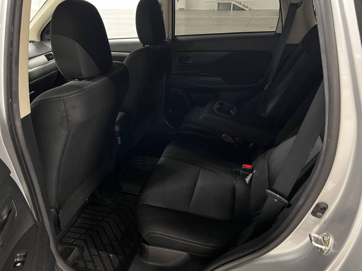 Mitsubishi Outlander, 2017 Фото №12