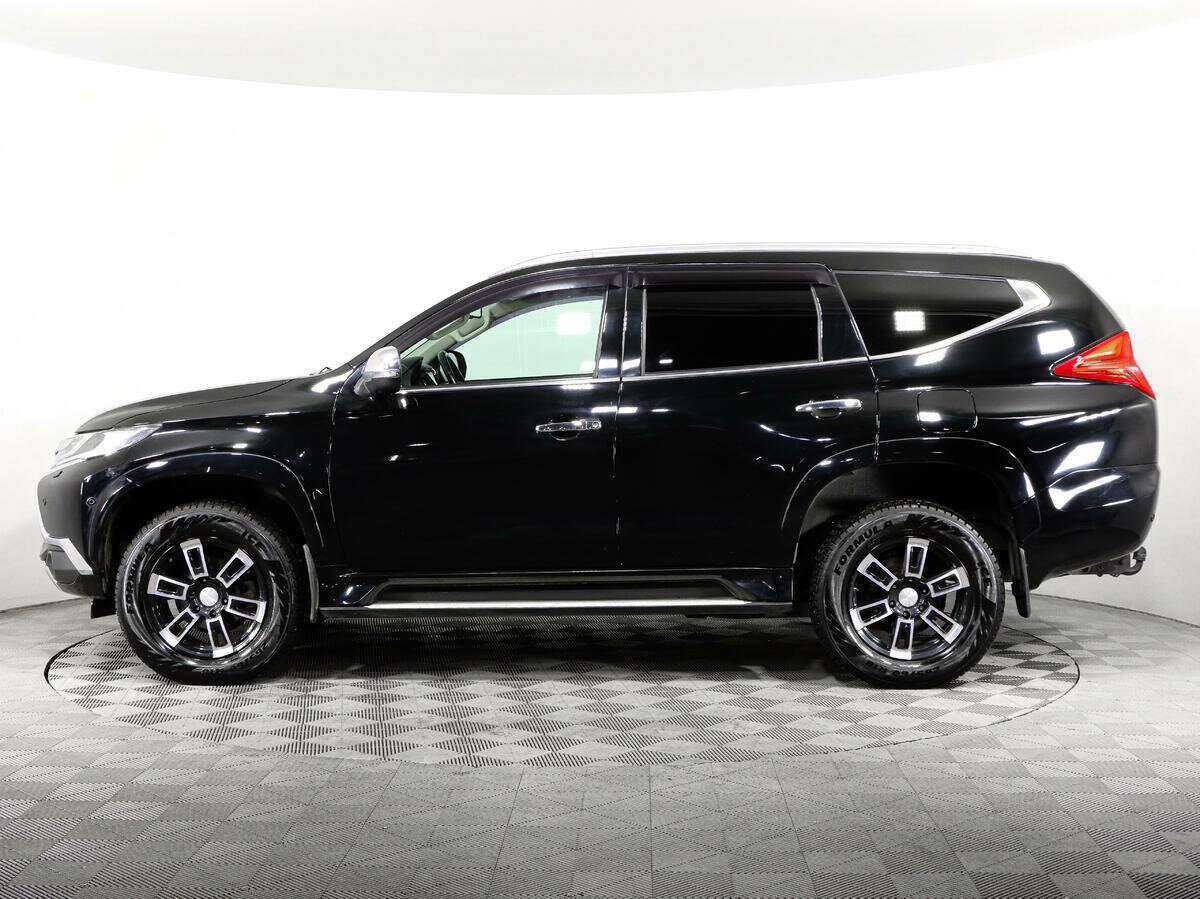 Mitsubishi Pajero Sport, 2017 Фото №8