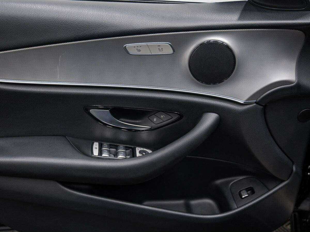 Mercedes-Benz E-Класс 200, 2017 Фото №15