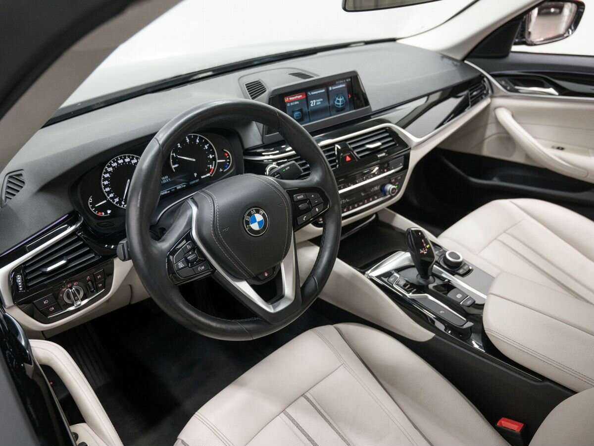 BMW 5 серии 520i, 2018 Фото №12