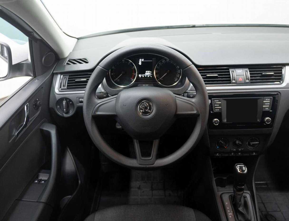 Skoda Rapid, 2017 Фото №14