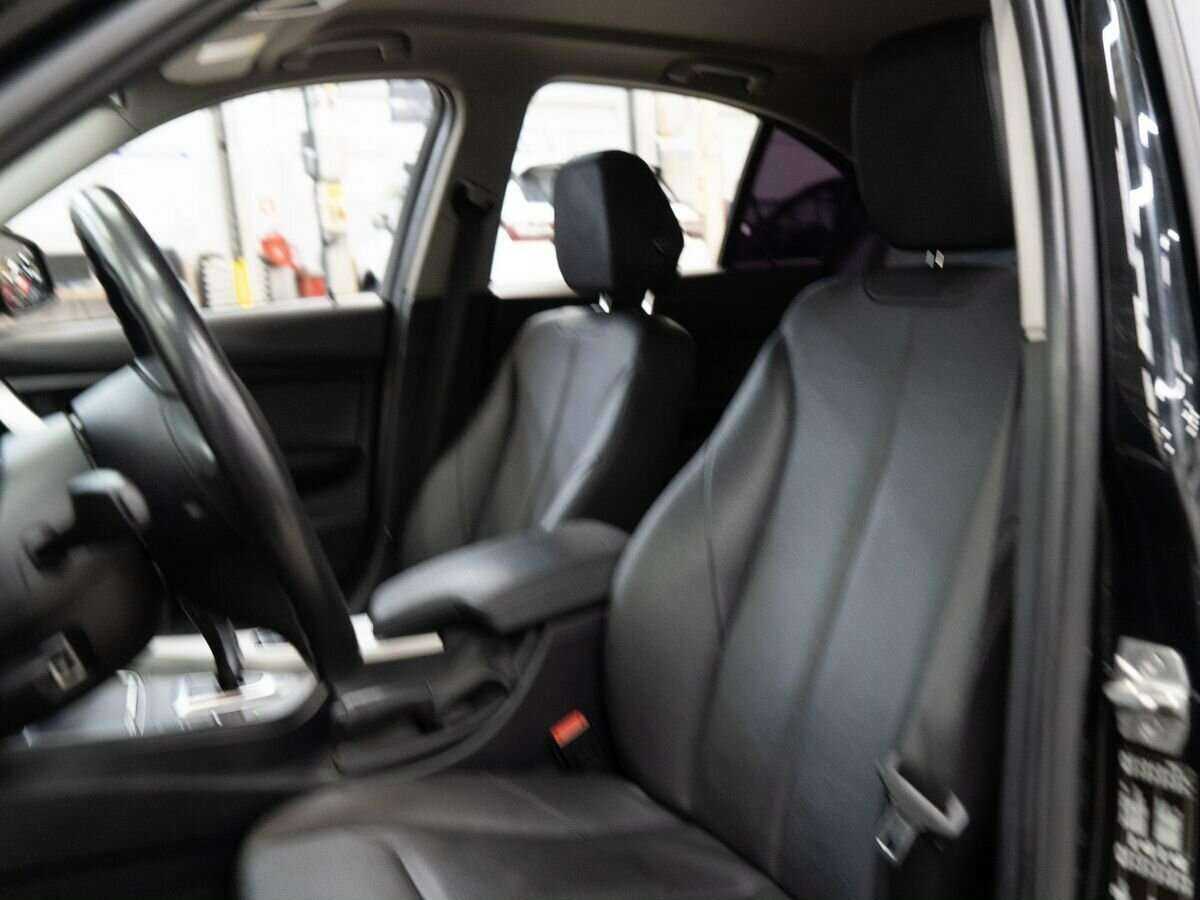 BMW 3 серии 318i, 2015 Фото №6