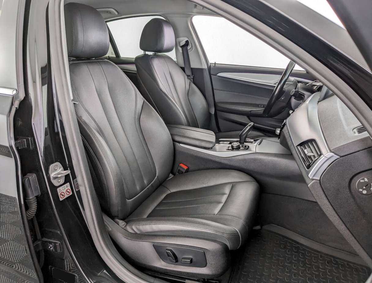 BMW 5 серии 520i, 2018 Фото №19