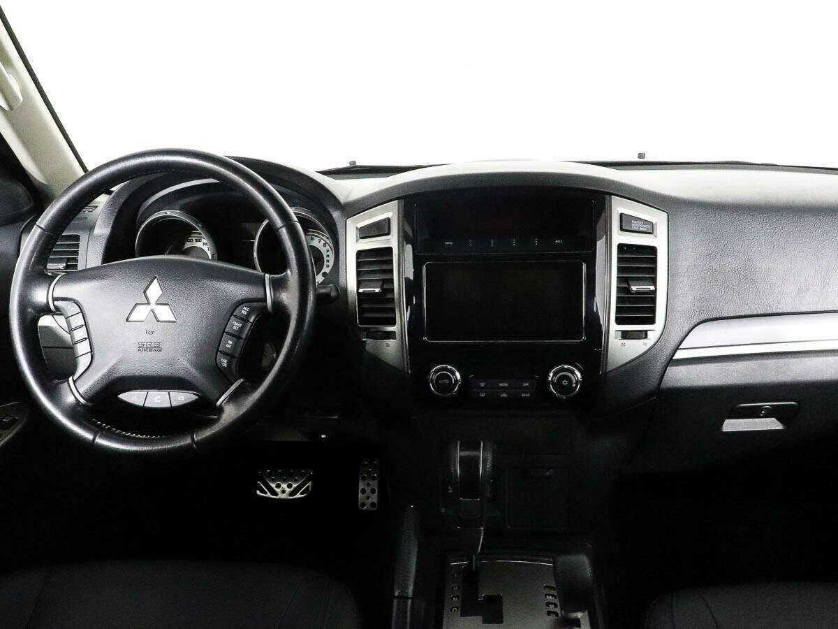 Mitsubishi Pajero, 2018 Фото №8