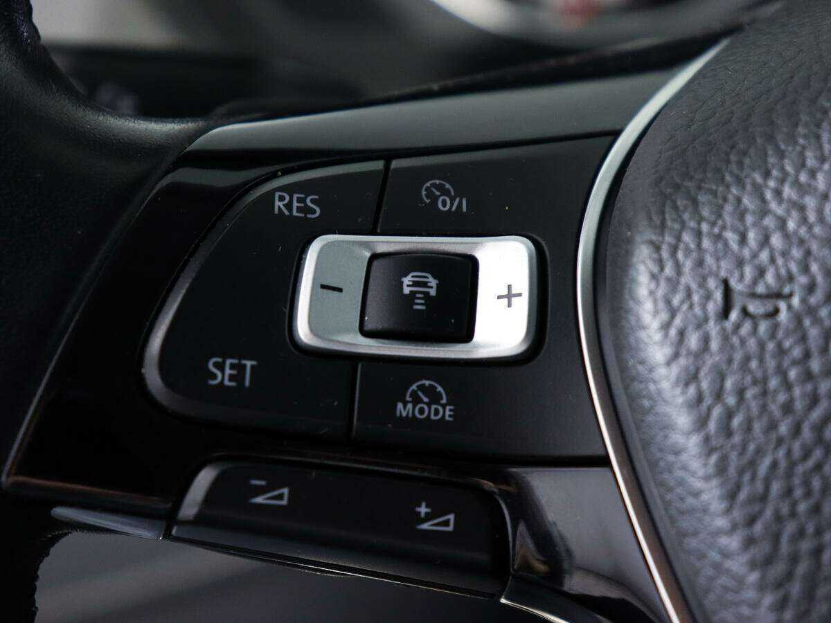 Volkswagen Tiguan, 2018 Фото №19