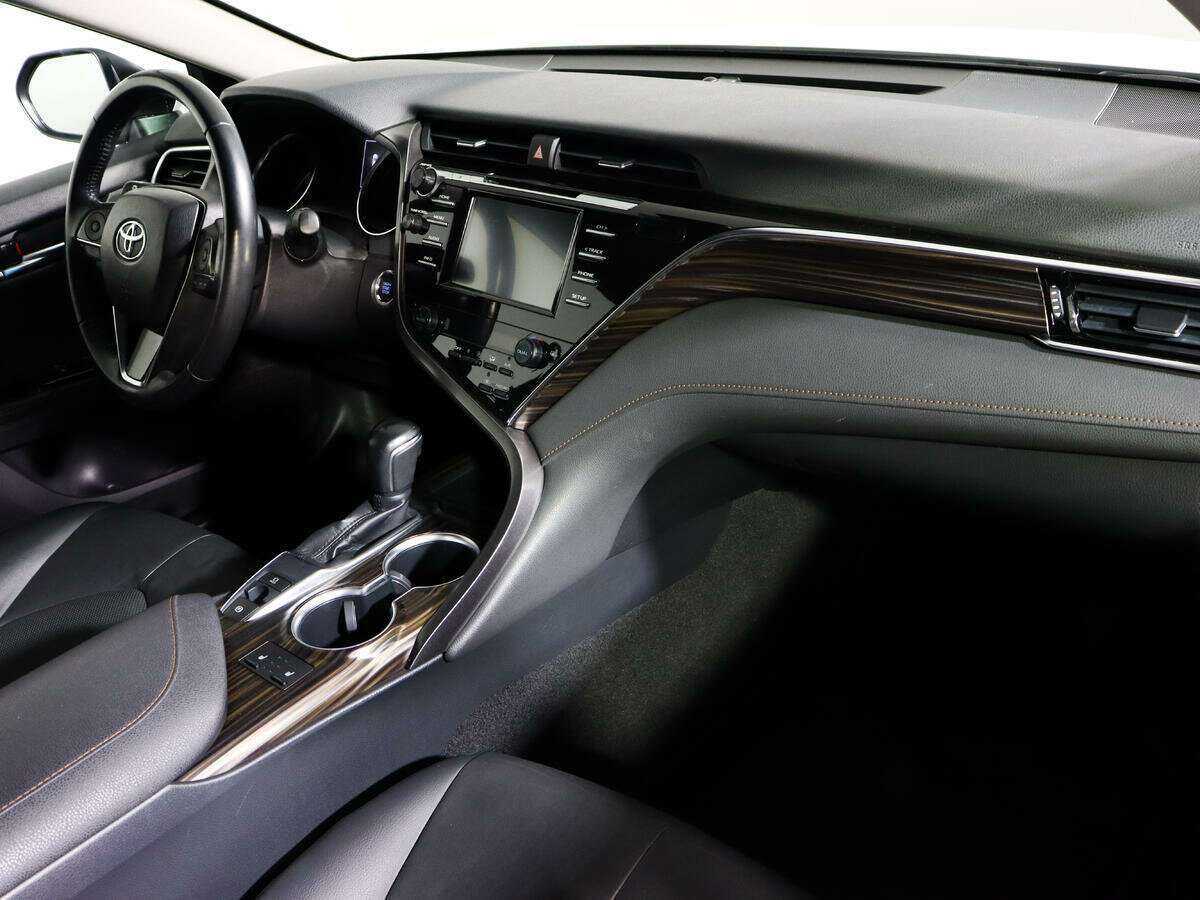 Toyota Camry, 2018 Фото №9