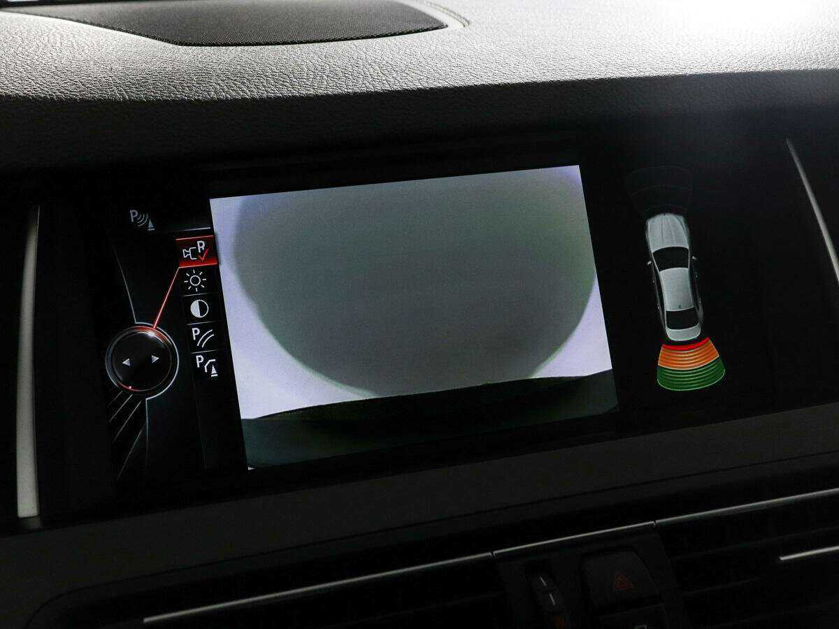 BMW 5 серии 530d xDrive, 2015 Фото №13