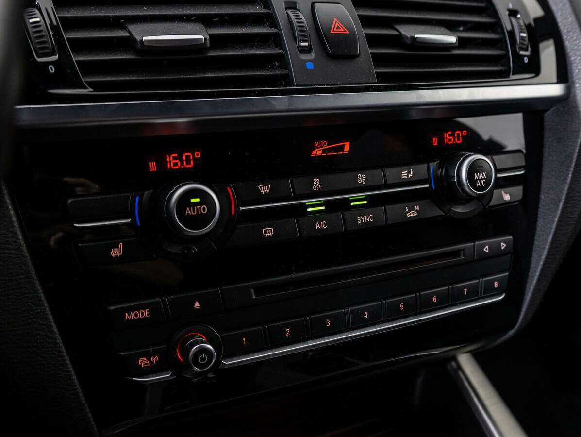 BMW X3 20i xDrive, 2015 Фото №17