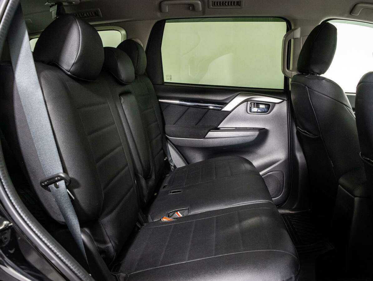 Mitsubishi Pajero Sport, 2017 Фото №14