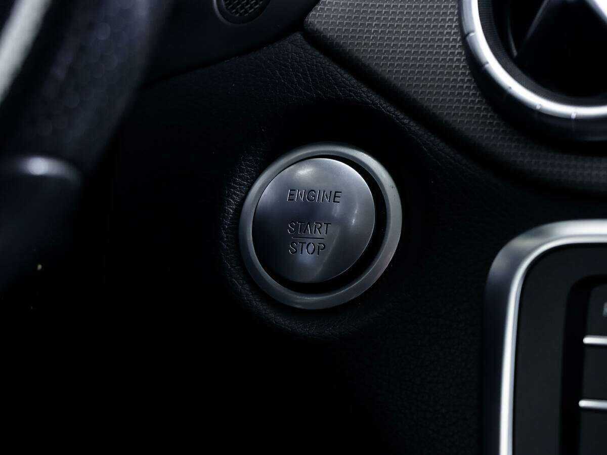 Mercedes-Benz CLA 200, 2018 Фото №14